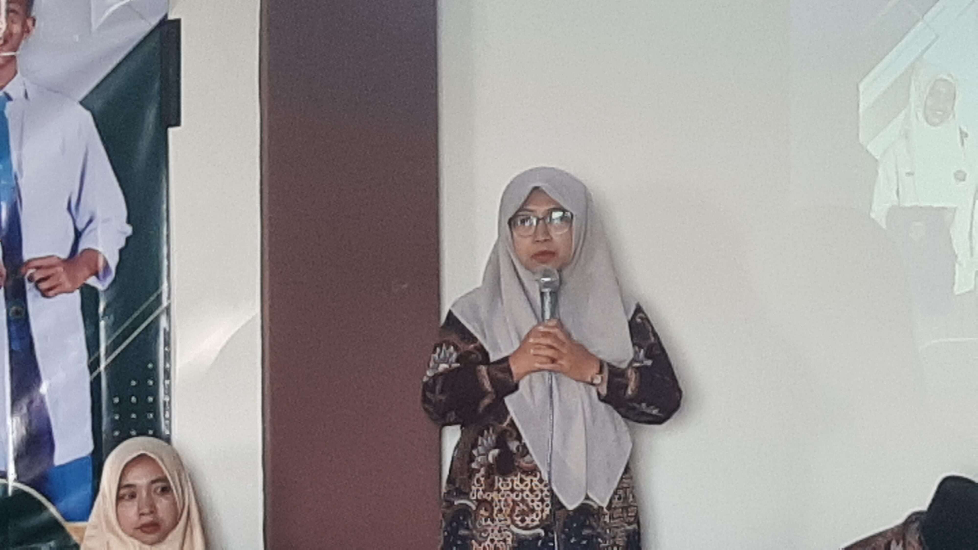 Sambutan Kepala Madrasah Ibu Sri Rahayu Winaningsih